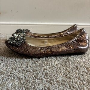 Vera Wang Lavender Metallic Peep Toe Jeweled Flats Women’s Size 7.5 Snake Print